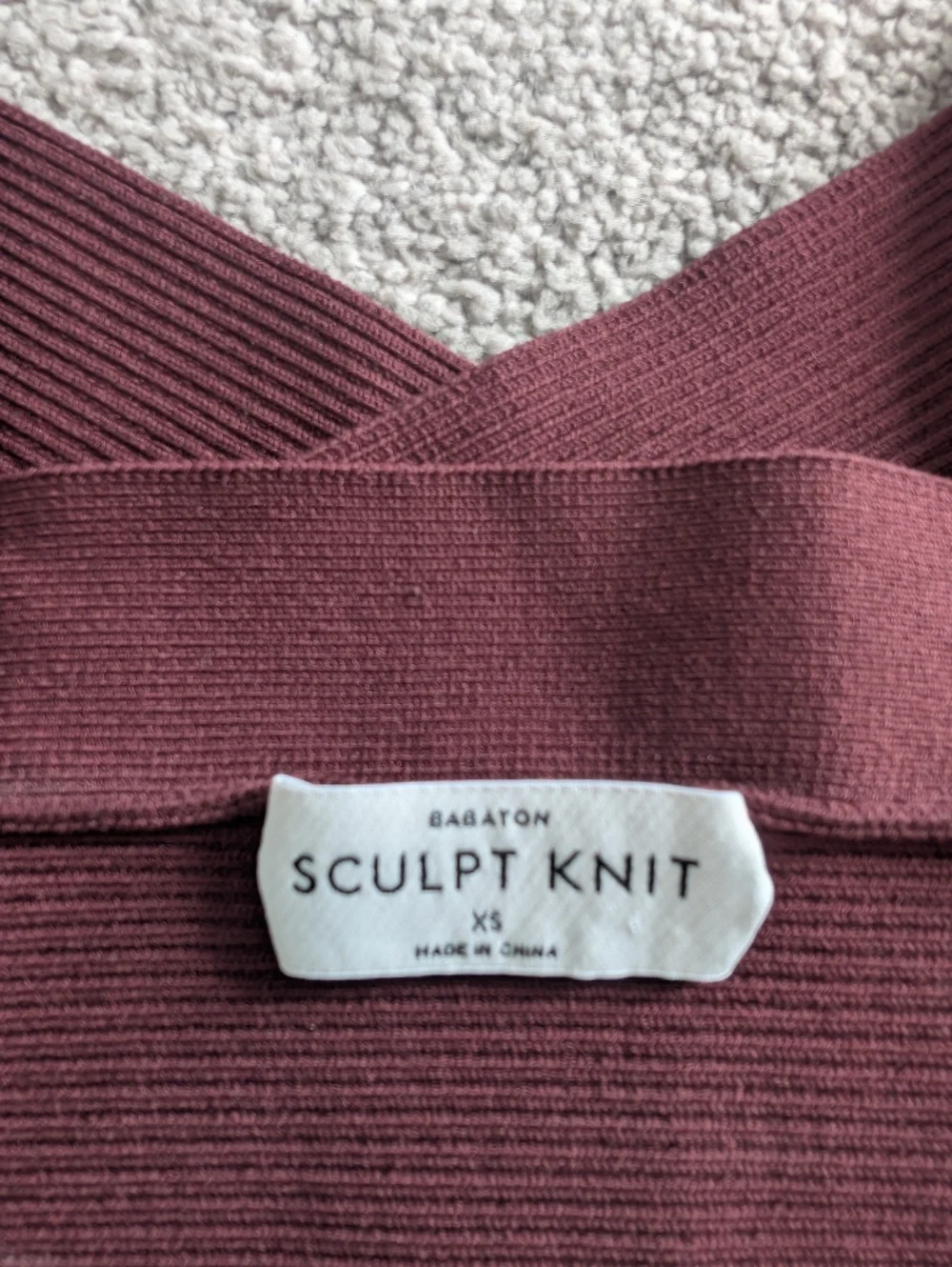 ARITZIA BABYLON CROP TOP XS - Picture 3 of 3